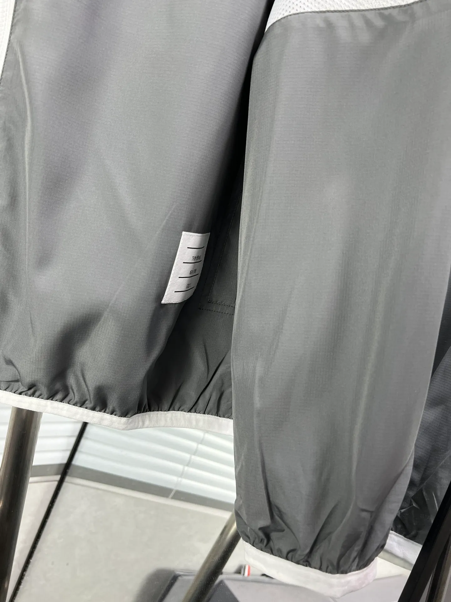 THOM BROWNE 2024SS New Arrival White Breathable Same Style ：Gray Black Size：1 2 3 4